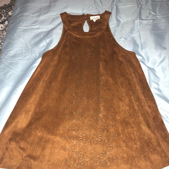 Tank tops - Picture 7 of 8